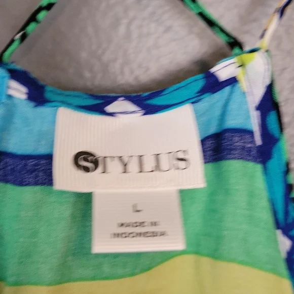 ☆ Size Lg Top☆ - Picture 4 of 7